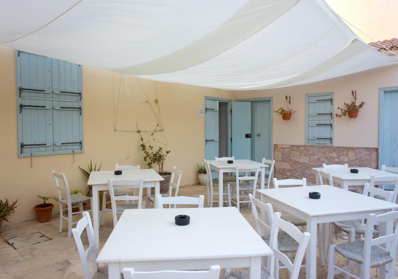 Shongas Inn Dherinia Zewnętrze zdjęcie